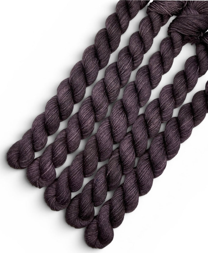 Hollyhock (Trusty DK Mini)