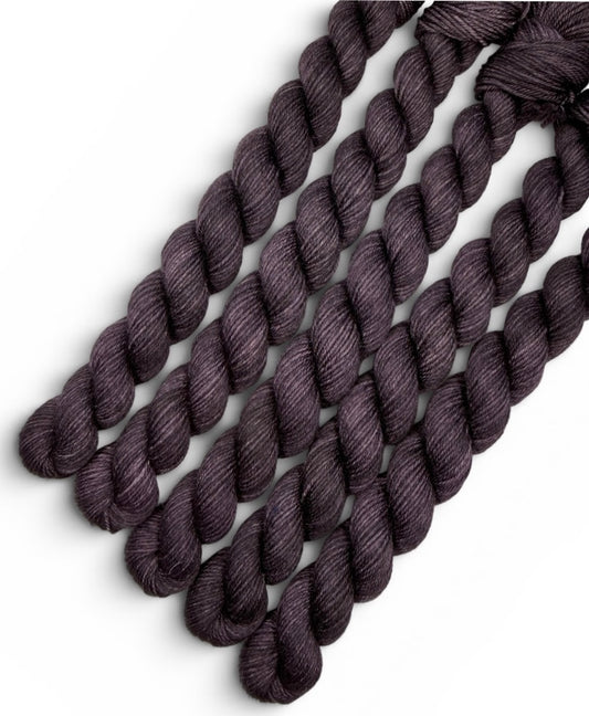 Hollyhock (Trusty DK Mini)