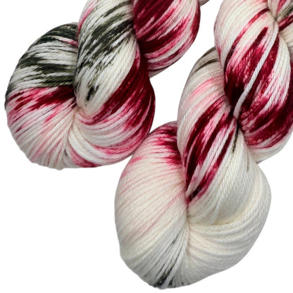 Under The Mistletoe (Trusty DK)